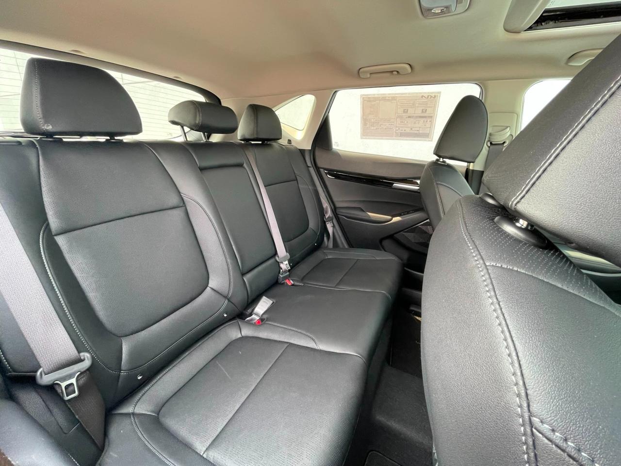 2025 Kia Seltos SX w/Black Interior Used Dealer Demo | Navigation | Sunroof | Sofino Leather | Head-Up Display | Bose® Sound System | 18" Wheels Photo