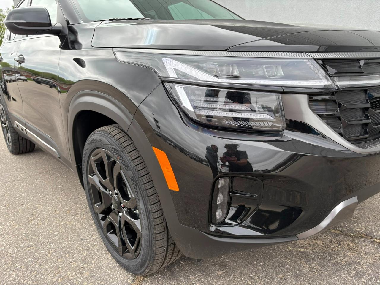 2025 Kia Seltos X-Line Used Dealer Demo | Navigation | Sunroof | Sofino Leather | Head-Up Display | Bose® Sound System | 18" Wheels Photo