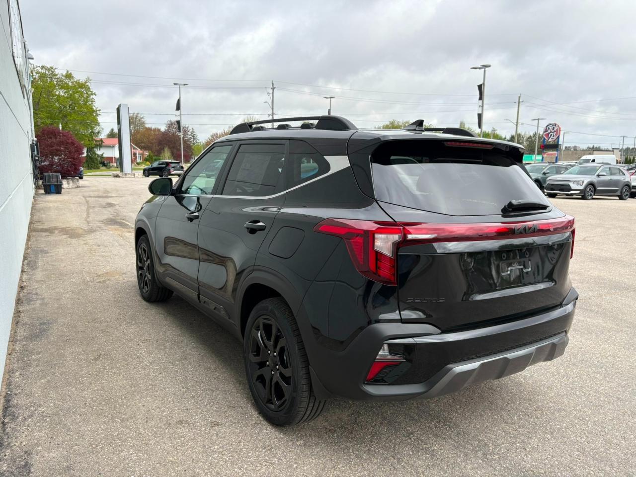 2025 Kia Seltos X-Line Used Dealer Demo | Navigation | Sunroof | Sofino Leather | Head-Up Display | Bose® Sound System | 18" Wheels Photo