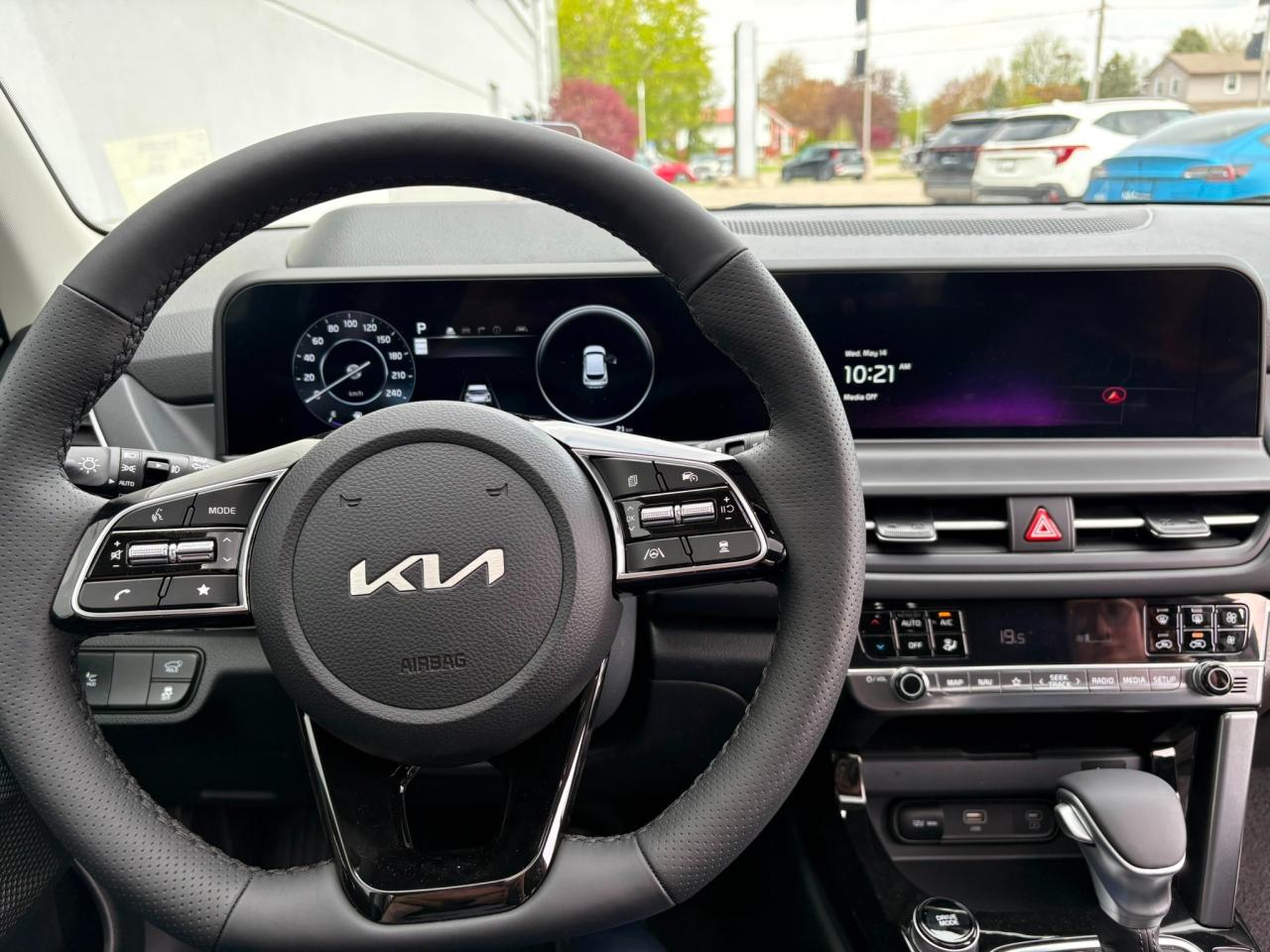 2025 Kia Seltos X-Line Used Dealer Demo | Navigation | Sunroof | Sofino Leather | Head-Up Display | Bose® Sound System | 18" Wheels Photo