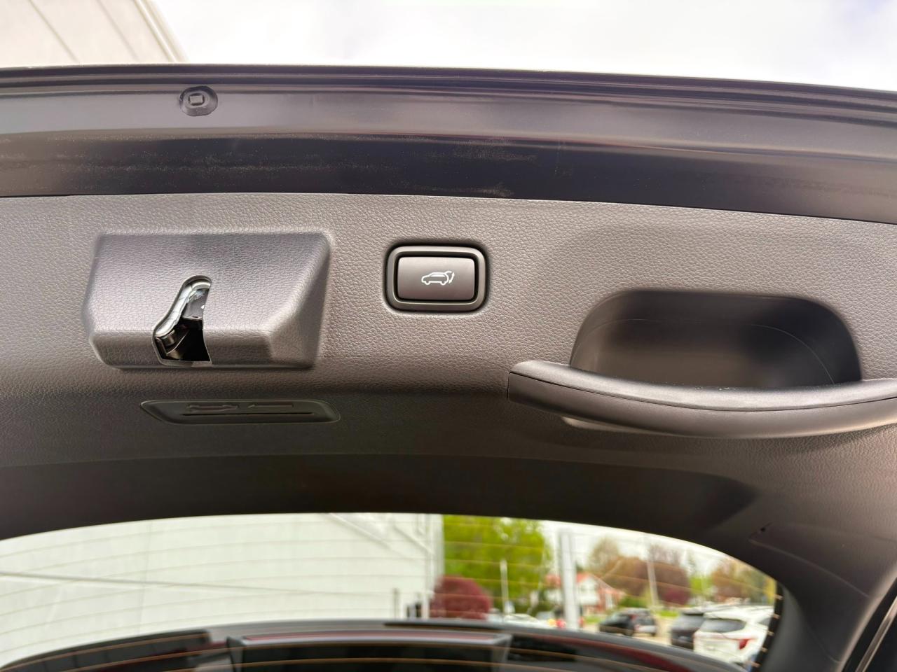 2025 Kia Seltos X-Line Used Dealer Demo | Navigation | Sunroof | Sofino Leather | Head-Up Display | Bose® Sound System | 18" Wheels Photo