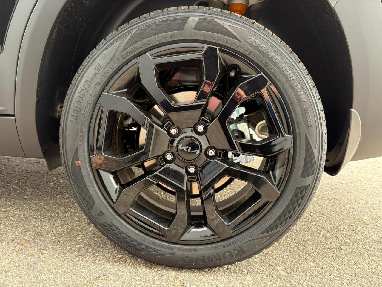 2025 Kia Seltos X-Line Used Dealer Demo | Navigation | Sunroof | Sofino Leather | Head-Up Display | Bose® Sound System | 18" Wheels Photo