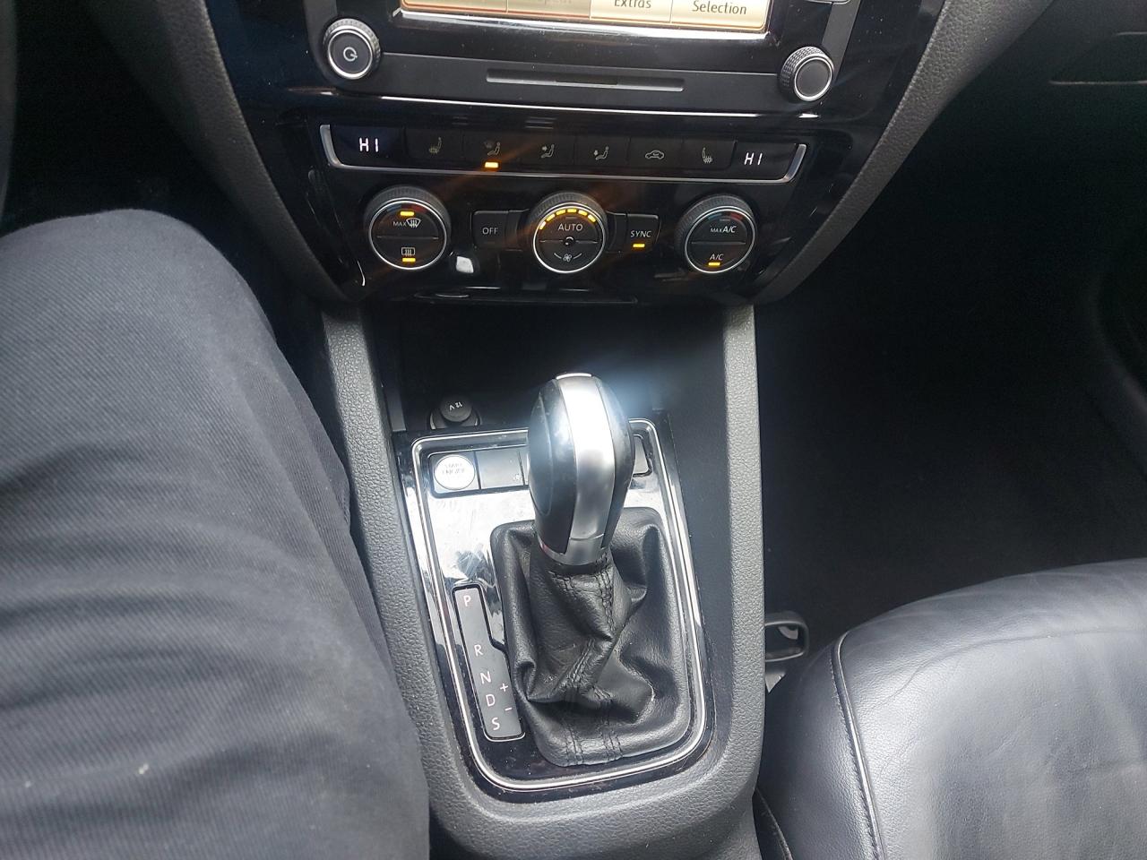 2015 Volkswagen Jetta HIGHLINE Photo