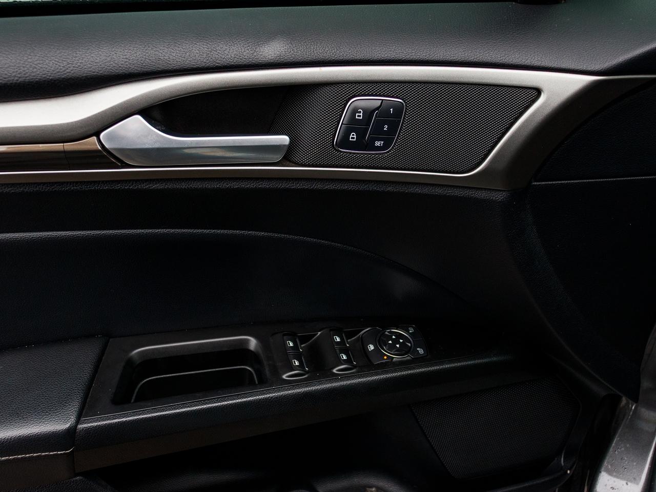 2018 Ford Fusion SE FWD | CLEAN TITLE | Photo