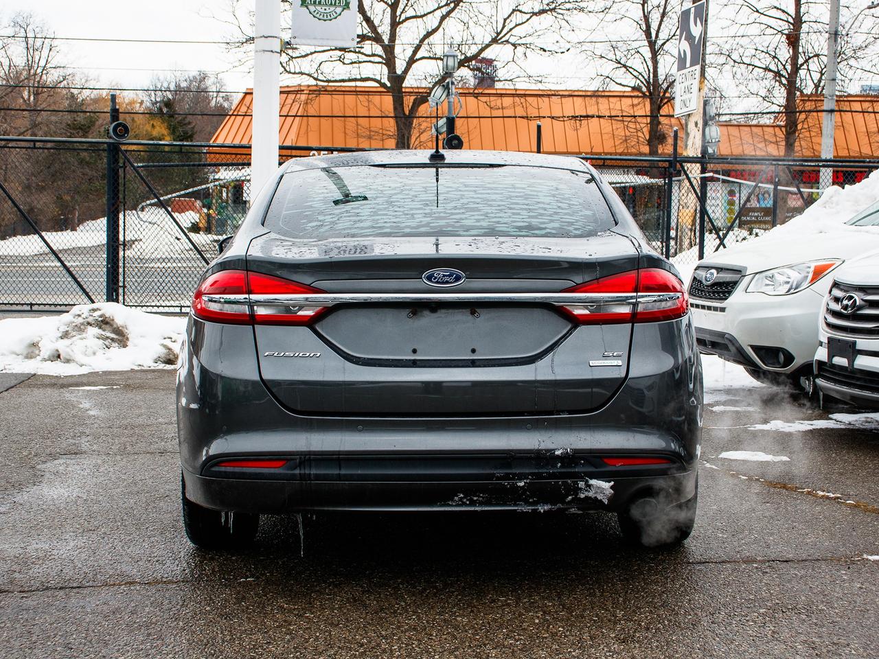 2018 Ford Fusion SE FWD | CLEAN TITLE | Photo