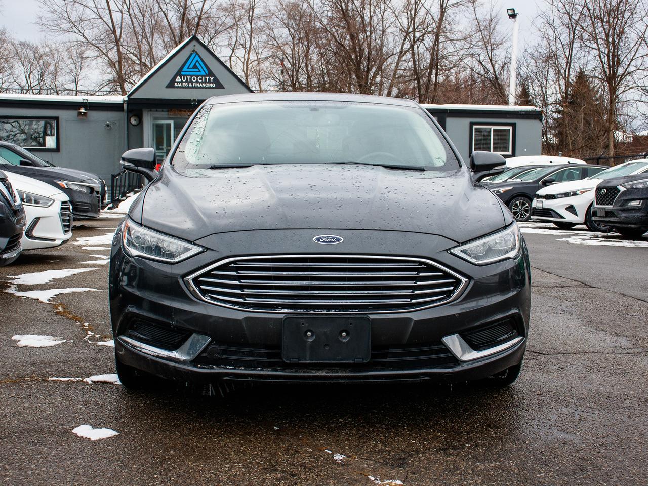 2018 Ford Fusion SE FWD | CLEAN TITLE | Photo
