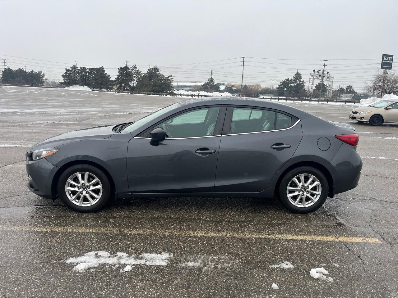 2014 Mazda MAZDA3 4dr Sdn Auto GS-SKY Photo