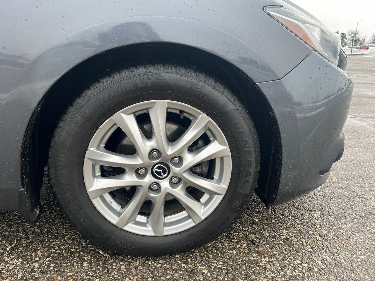 2014 Mazda MAZDA3 4dr Sdn Auto GS-SKY Photo