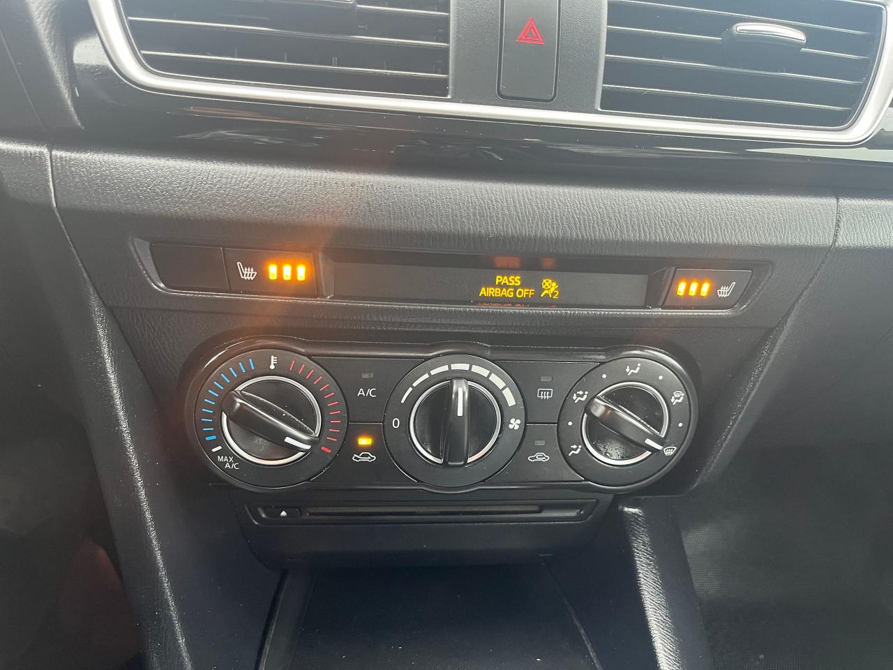 2014 Mazda MAZDA3 4dr Sdn Auto GS-SKY Photo