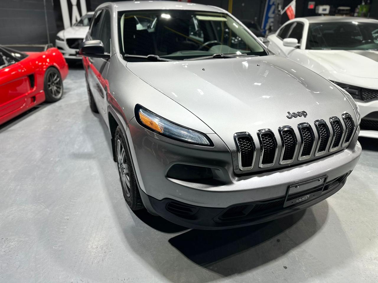 2015 Jeep Cherokee Sport - Photo #6