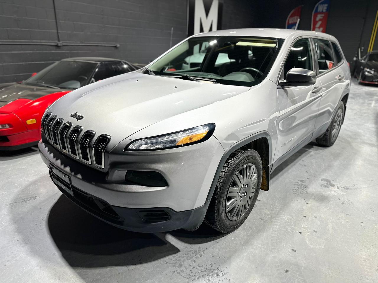 2015 Jeep Cherokee Sport - Photo #2