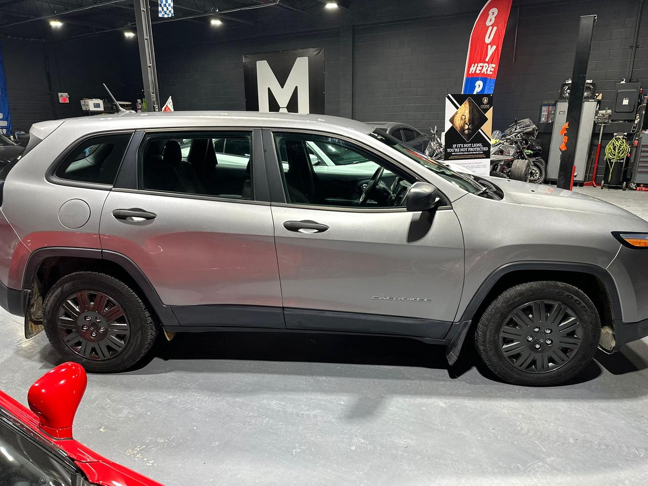 2015 Jeep Cherokee Sport - Photo #5