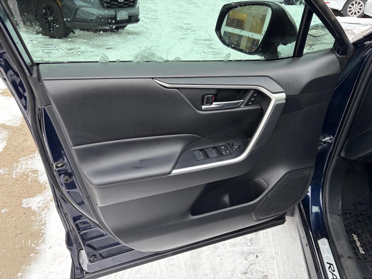 2024 Toyota RAV4 XLE Photo