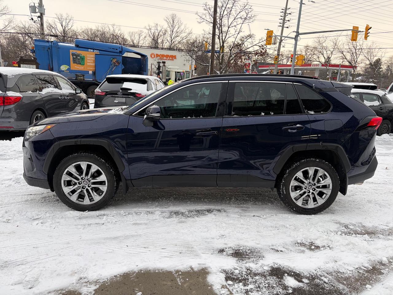 2024 Toyota RAV4 XLE Photo