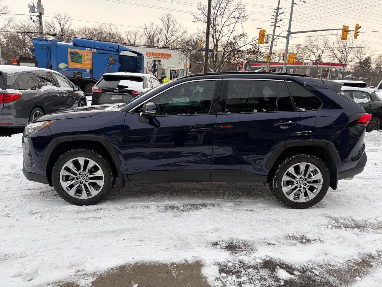 2024 Toyota RAV4 XLE Photo