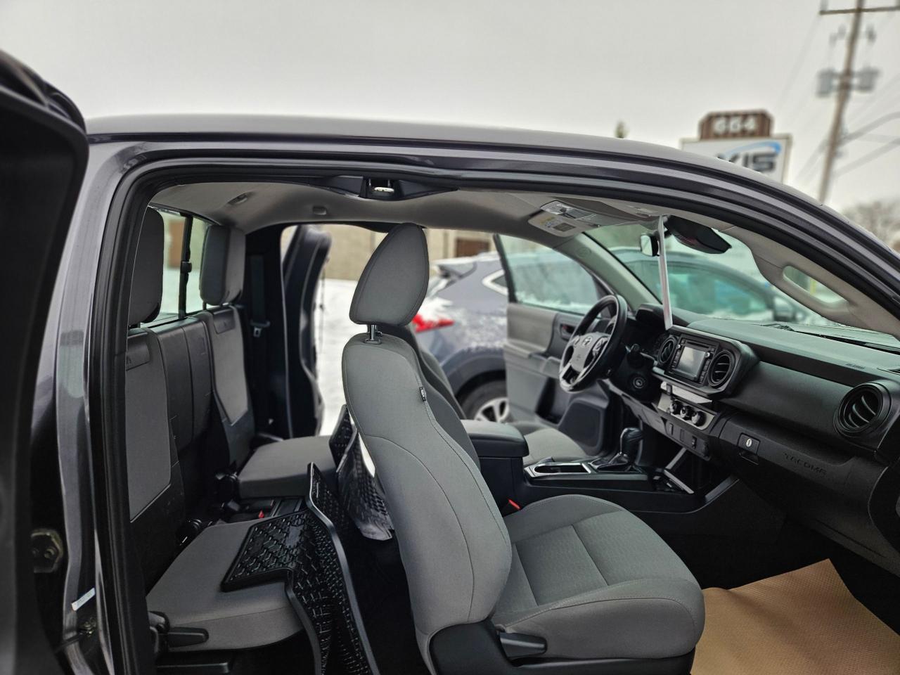 2018 Toyota Tacoma 4x2 Access Cab Auto SR+ Photo