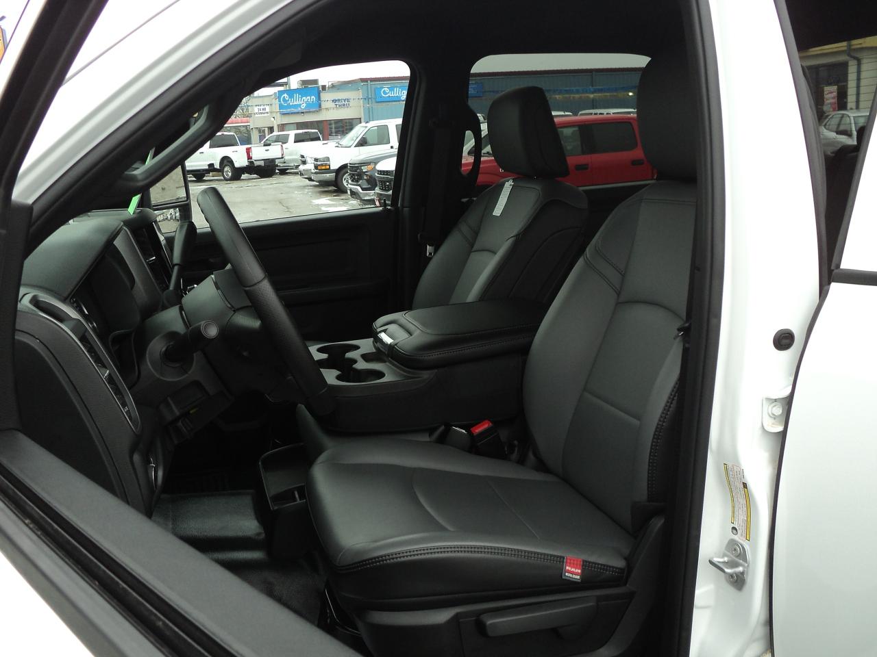 2025 RAM 3500 Tradesman CrewCab 4x4 6.7L6cylTurboDiesel 8' Box Photo