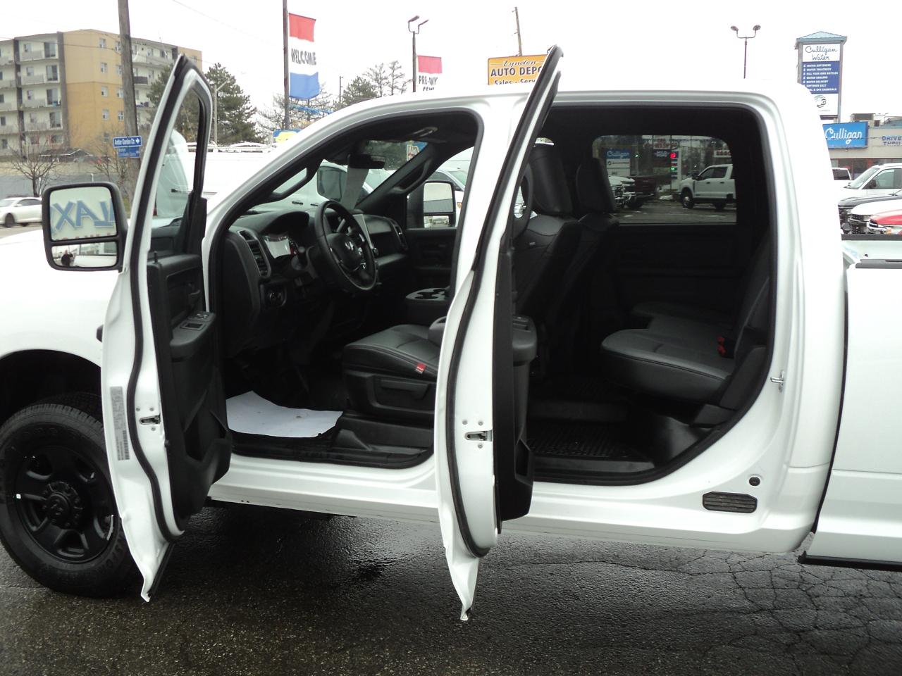 2025 RAM 3500 Tradesman CrewCab 4x4 6.7L6cylTurboDiesel 8' Box Photo