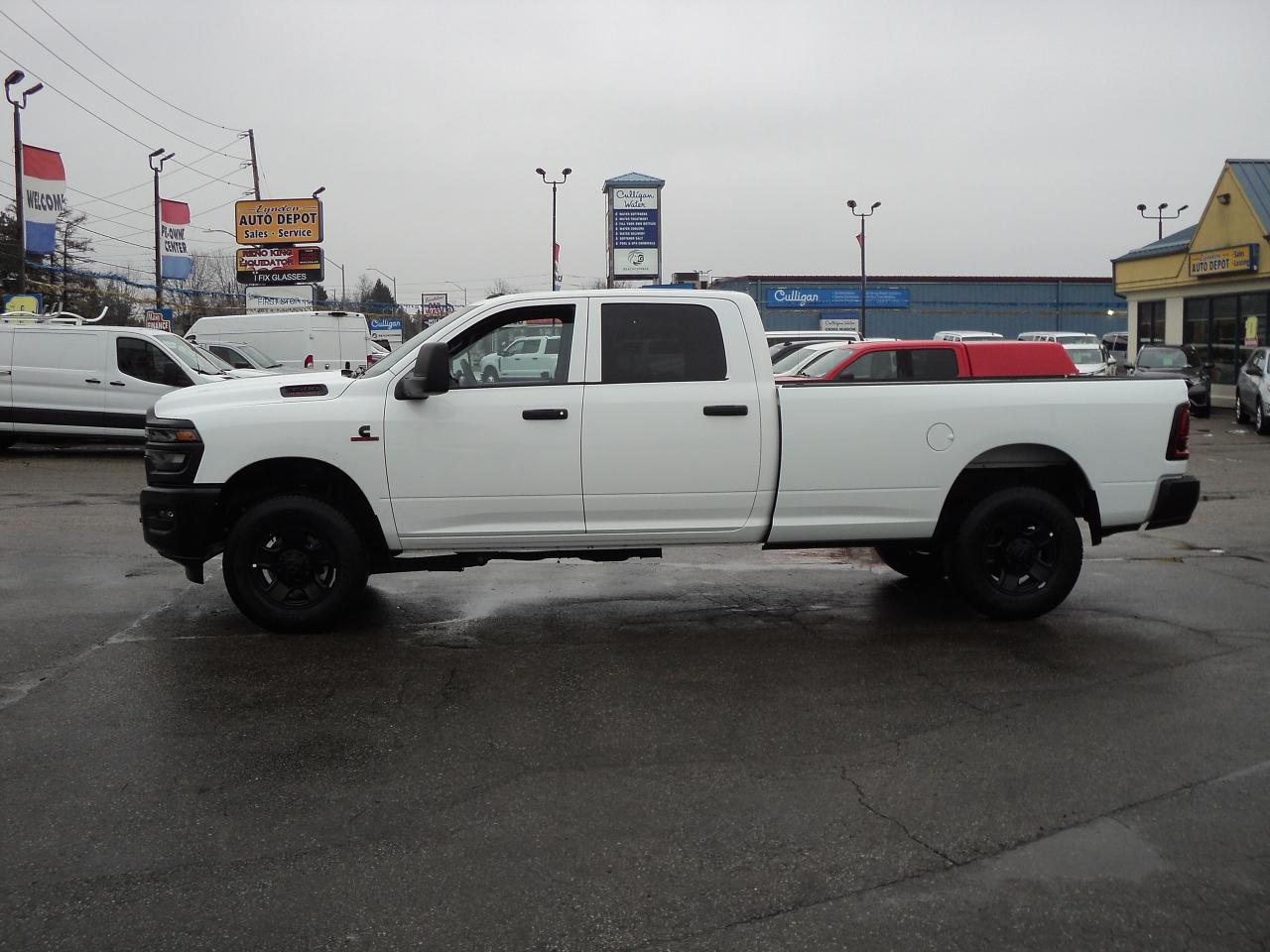 2025 RAM 3500 Tradesman CrewCab 4x4 6.7L6cylTurboDiesel 8' Box Photo
