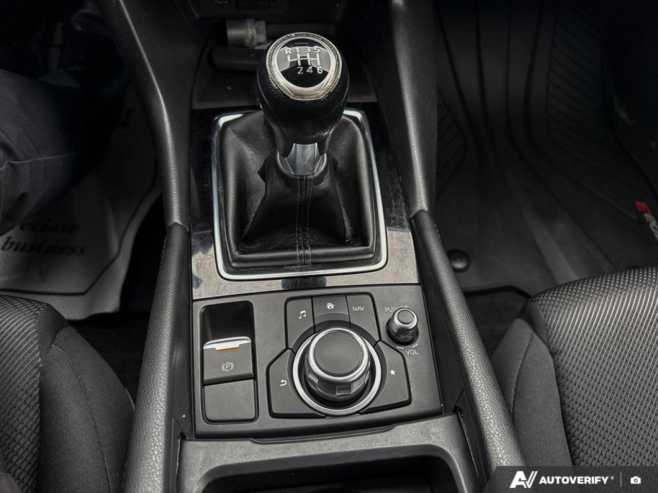 2018 Mazda MAZDA3 GX / NO ACCIDENTS / HATCH / MANUAL / BLUETOOTH Photo