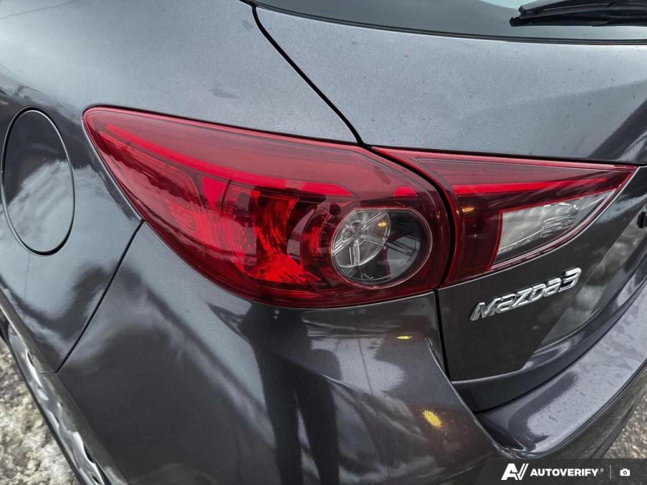 2018 Mazda MAZDA3 GX / NO ACCIDENTS / HATCH / MANUAL / BLUETOOTH Photo