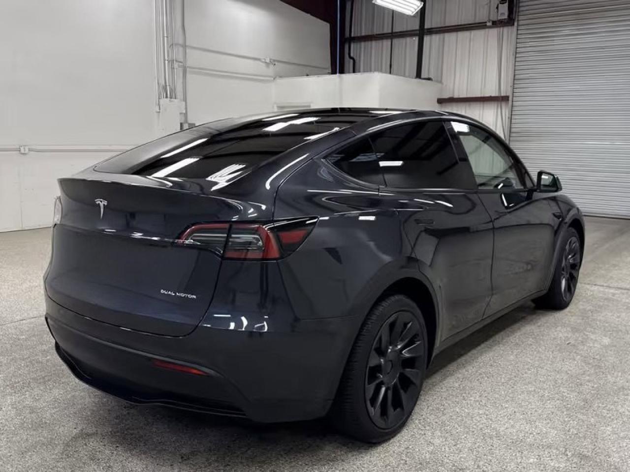 2025 Tesla Model Y LONG RANGE Photo4