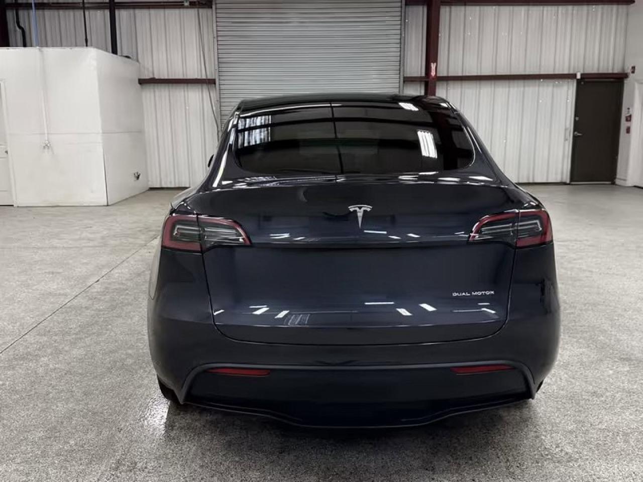 2025 Tesla Model Y LONG RANGE Photo