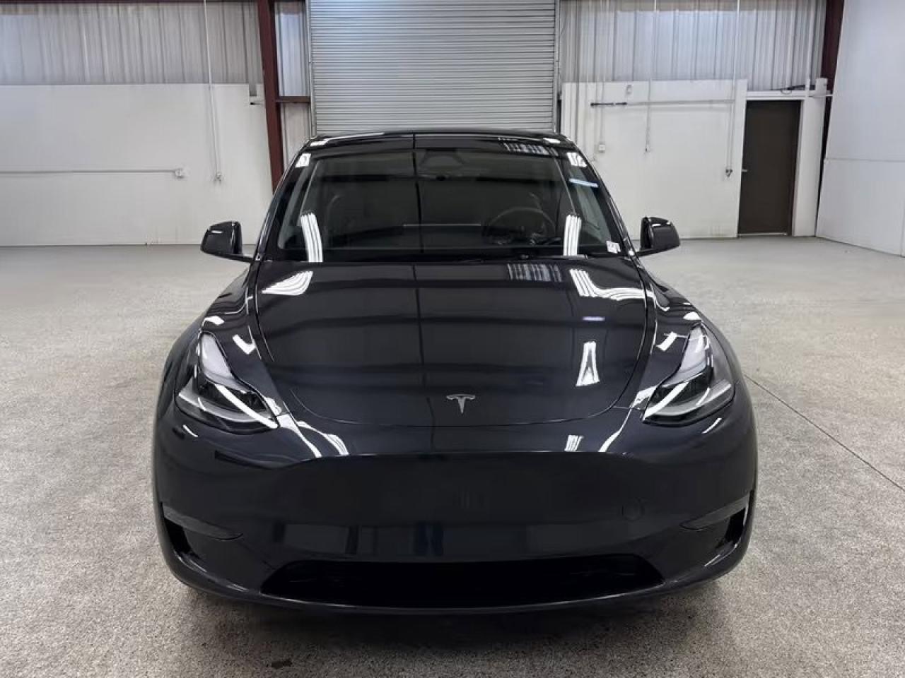 2025 Tesla Model Y LONG RANGE Photo2