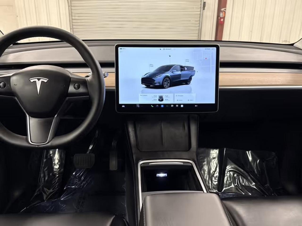 2025 Tesla Model Y LONG RANGE Photo