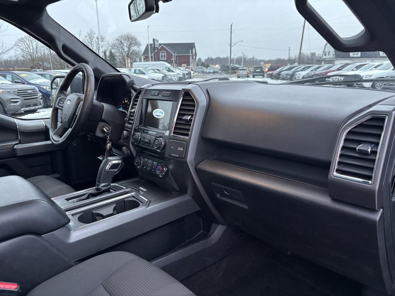 2016 Ford F-150 XLT Photo