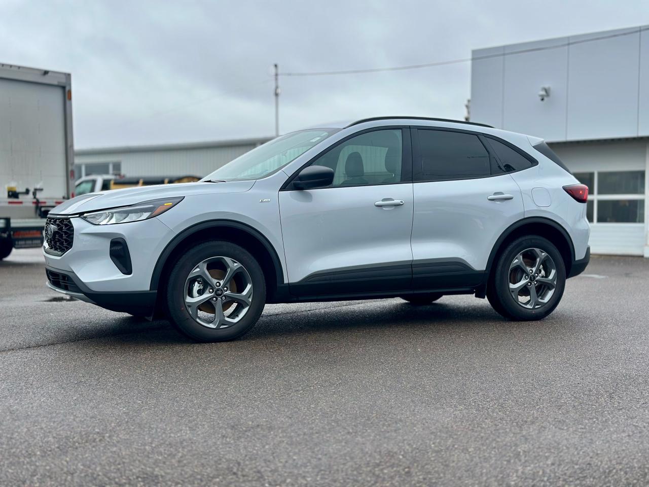 2026 Ford Escape ST-Line AWD Photo3