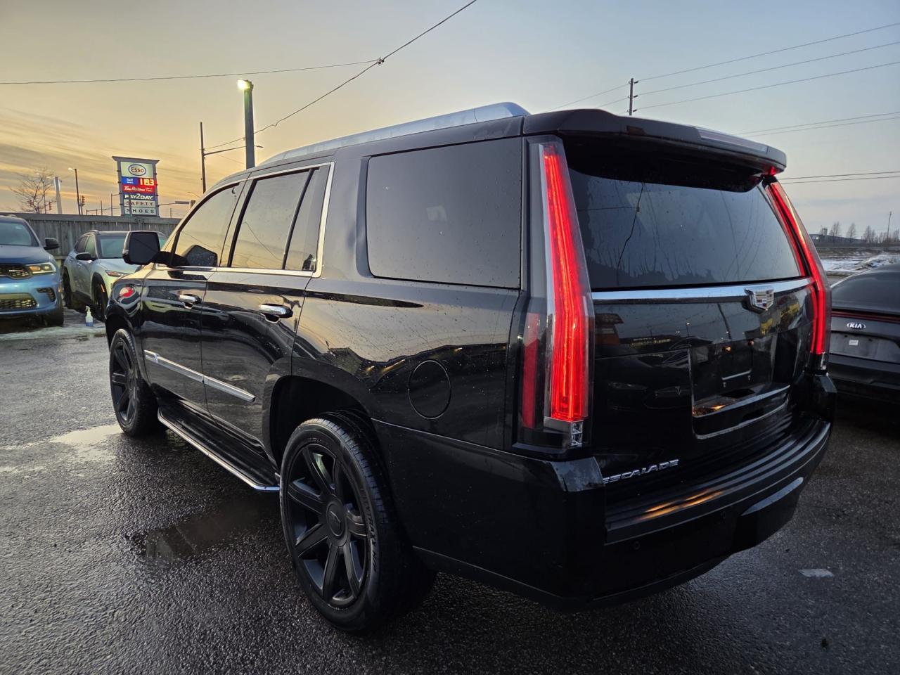 2016 Cadillac Escalade PREMIUM, SHORT BASE, NAVI, DVD, AS IS SPECIAL Photo2