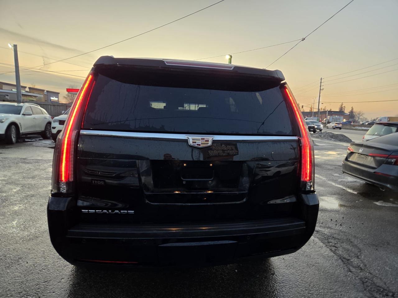 2016 Cadillac Escalade PREMIUM, SHORT BASE, NAVI, DVD, AS IS SPECIAL Photo