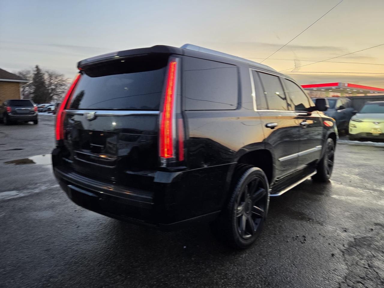 2016 Cadillac Escalade PREMIUM, SHORT BASE, NAVI, DVD, AS IS SPECIAL Photo4