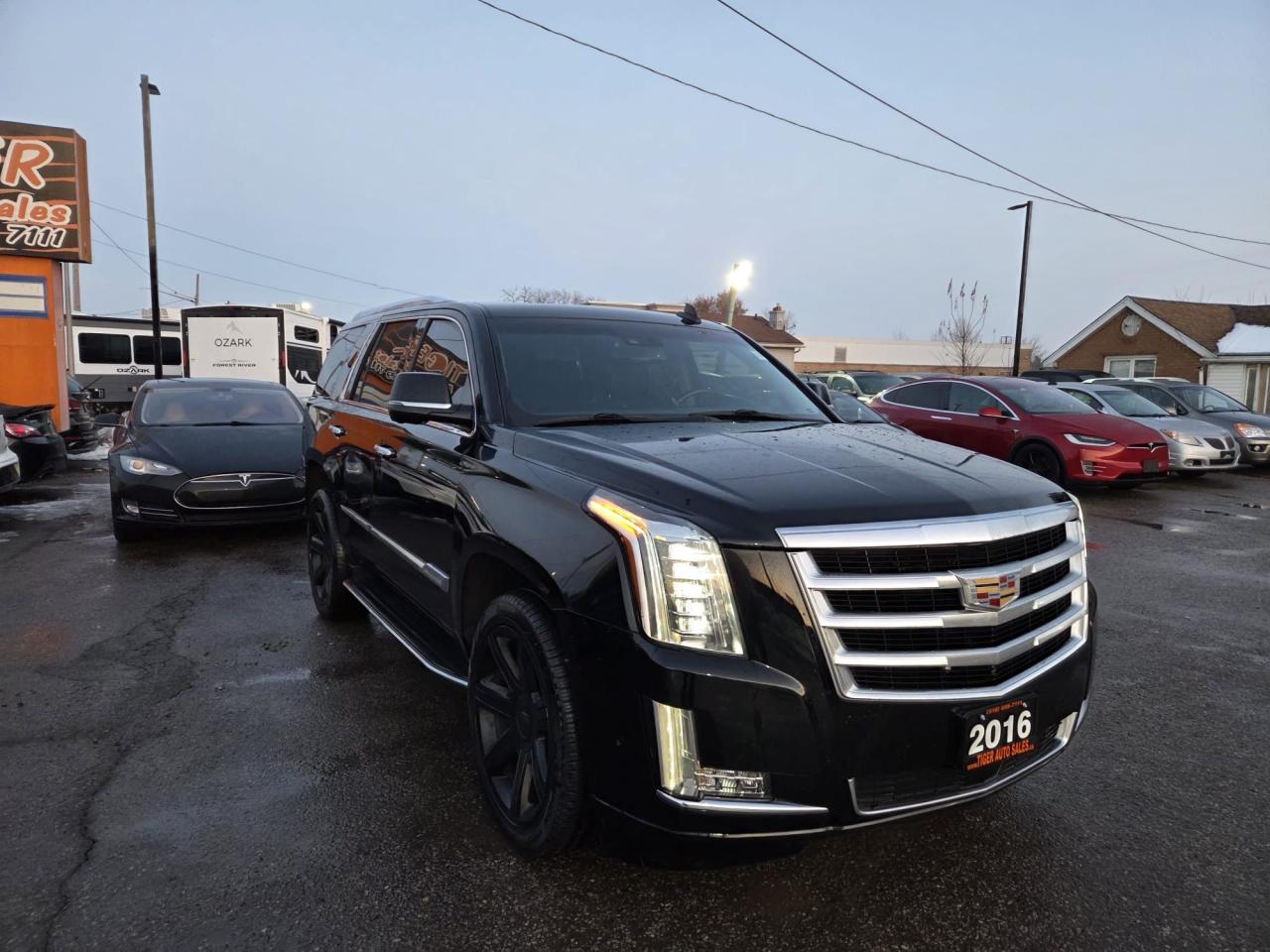 2016 Cadillac Escalade PREMIUM, SHORT BASE, NAVI, DVD, AS IS SPECIAL Photo