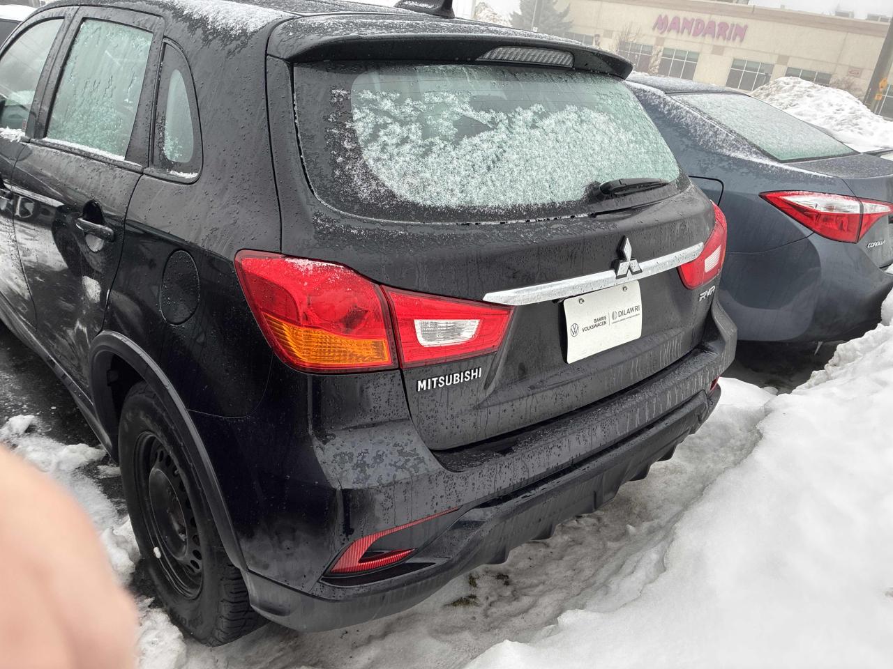 2018 Mitsubishi RVR SE Photo3