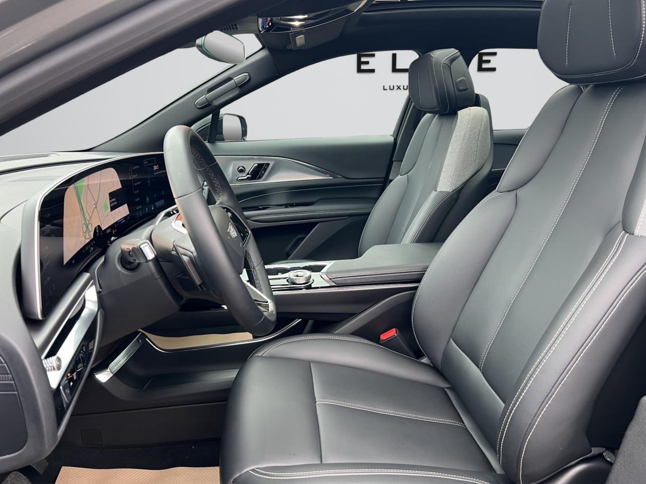 2024 Cadillac LYRIQ TECH - 12,000KMS - LEATHER - REVERSE CAMERA !!! Photo