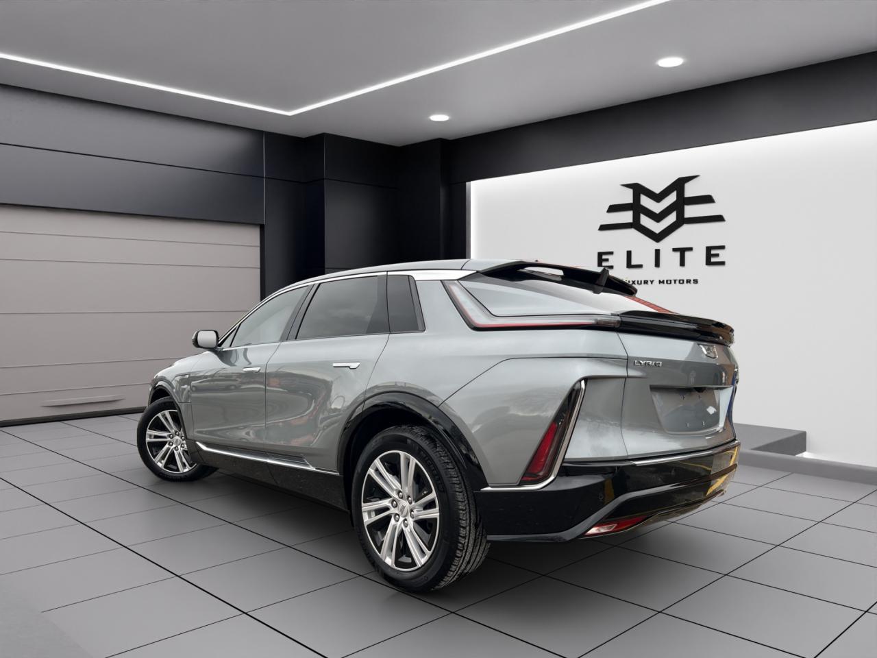 2024 Cadillac LYRIQ TECH - 12,000KMS - LEATHER - REVERSE CAMERA !!! Photo