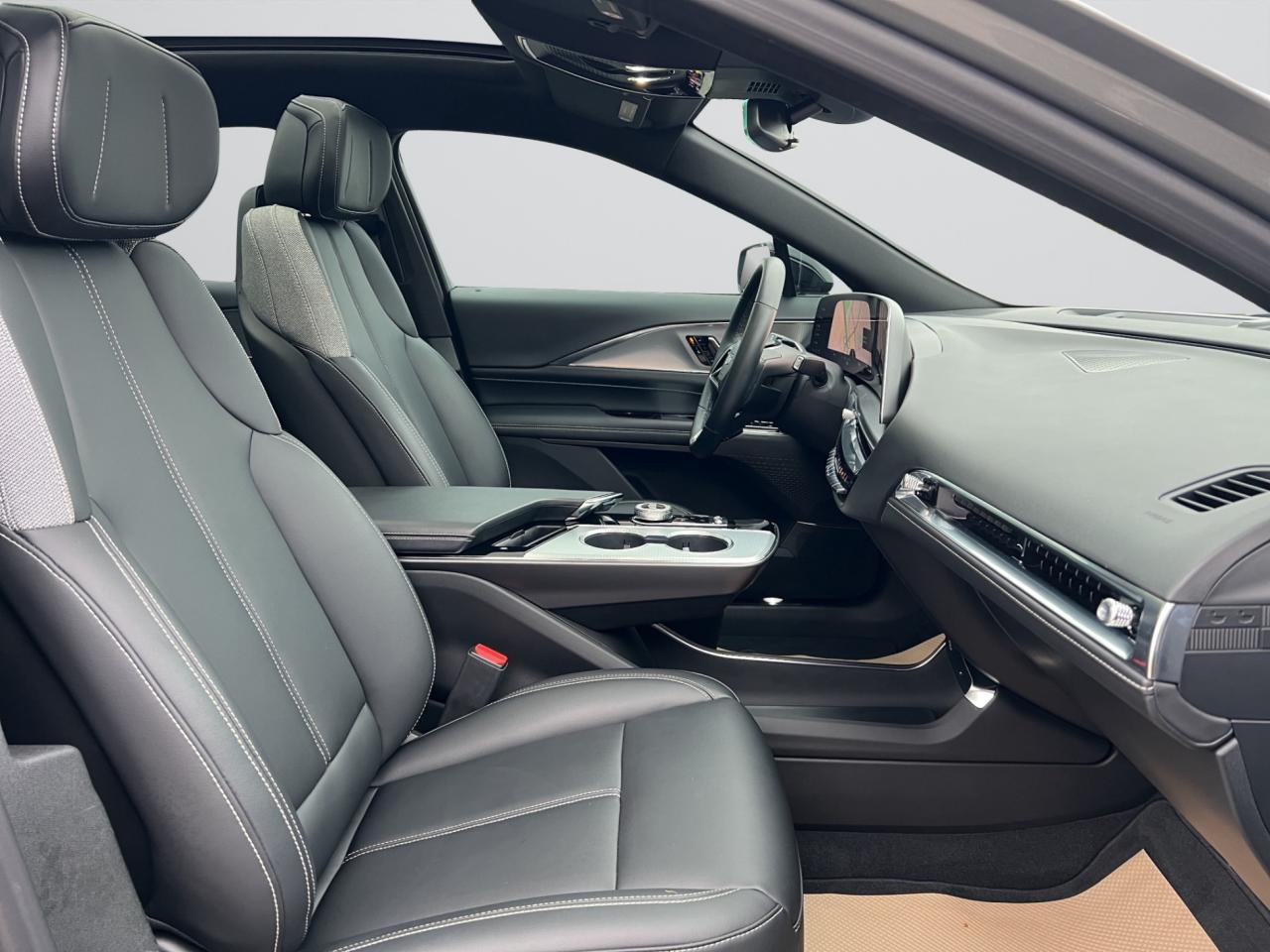 2024 Cadillac LYRIQ TECH - 12,000KMS - LEATHER - REVERSE CAMERA !!! Photo