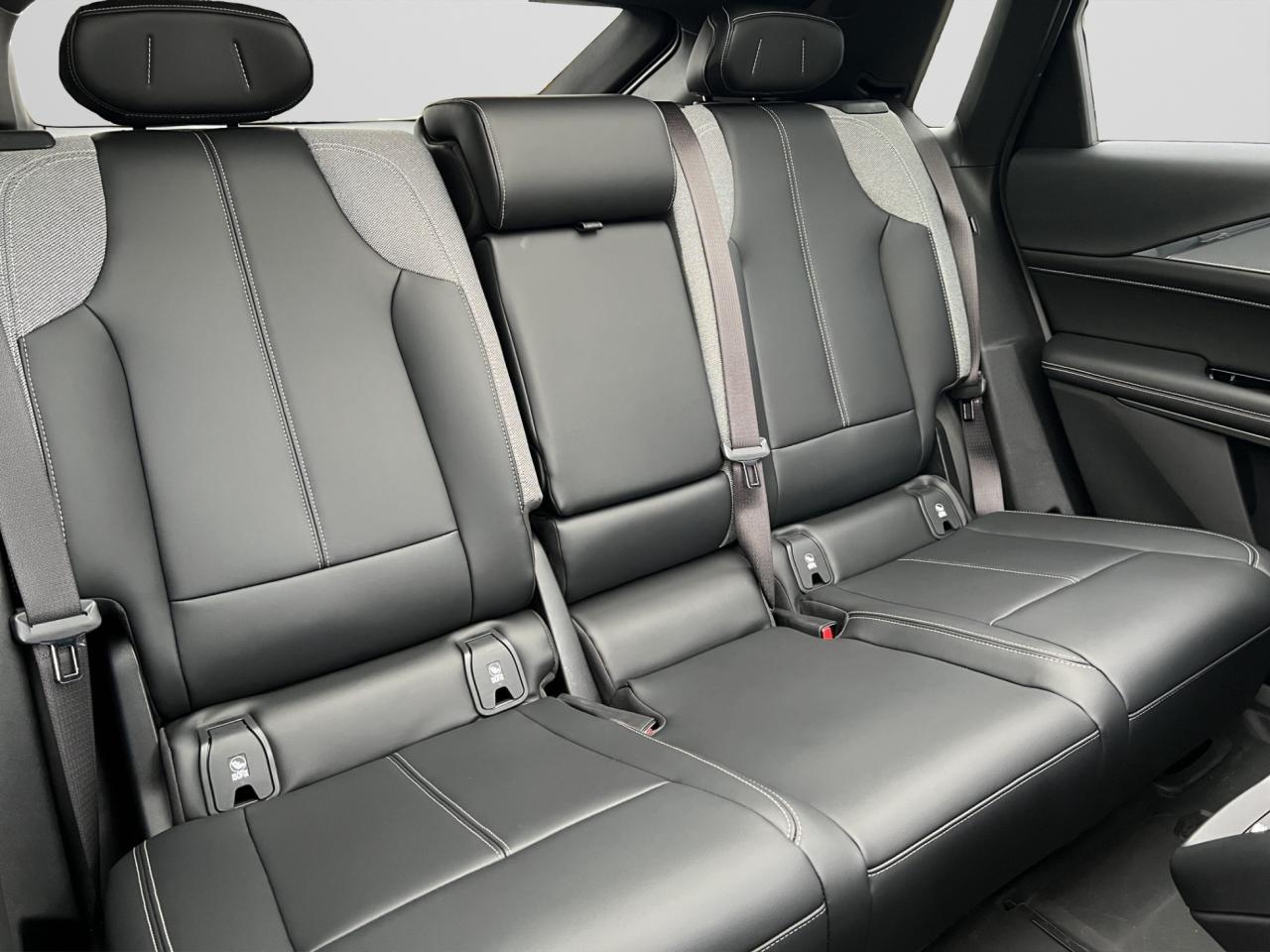 2024 Cadillac LYRIQ TECH - 12,000KMS - LEATHER - REVERSE CAMERA !!! Photo