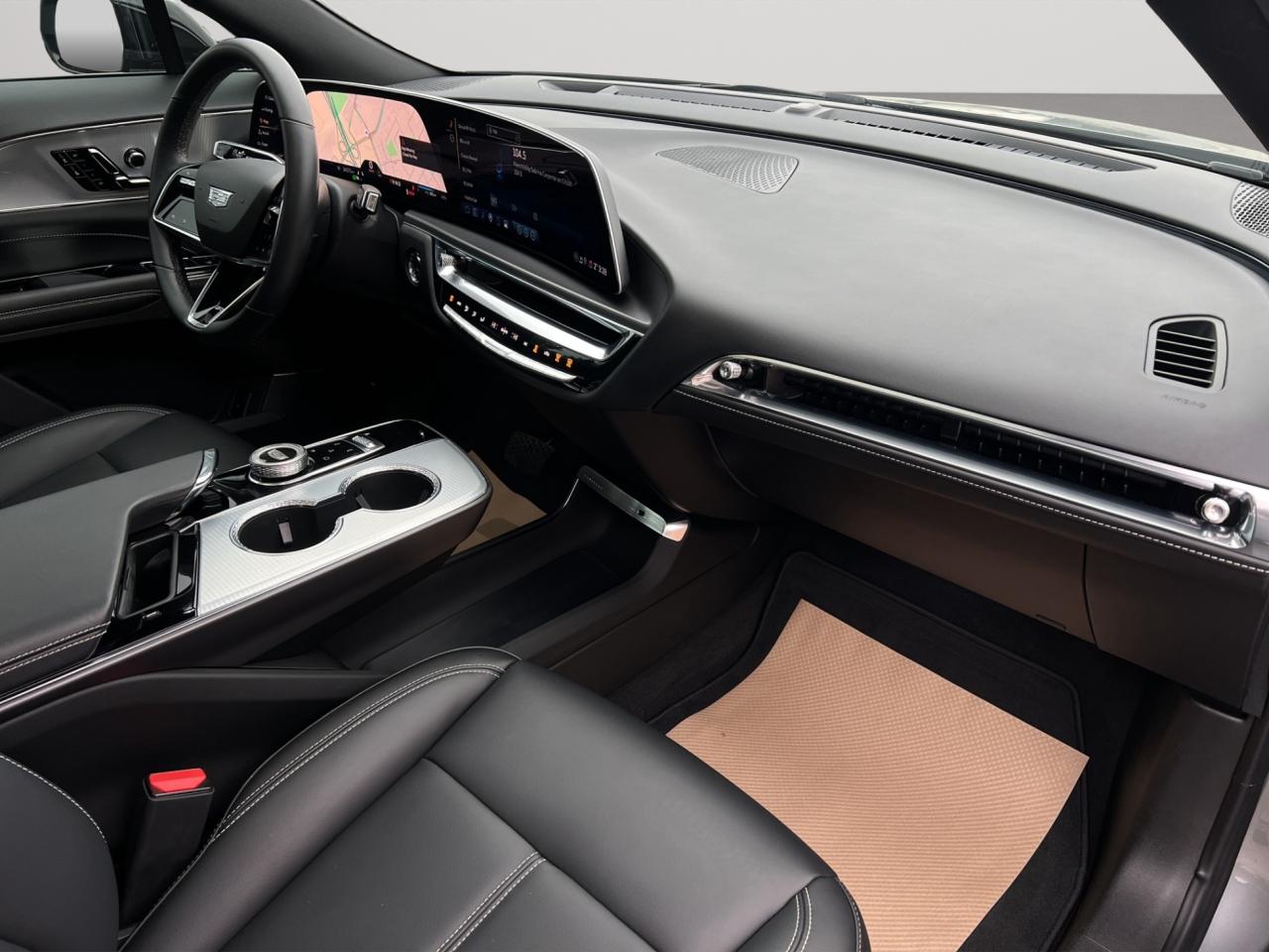 2024 Cadillac LYRIQ TECH - 12,000KMS - LEATHER - REVERSE CAMERA !!! Photo