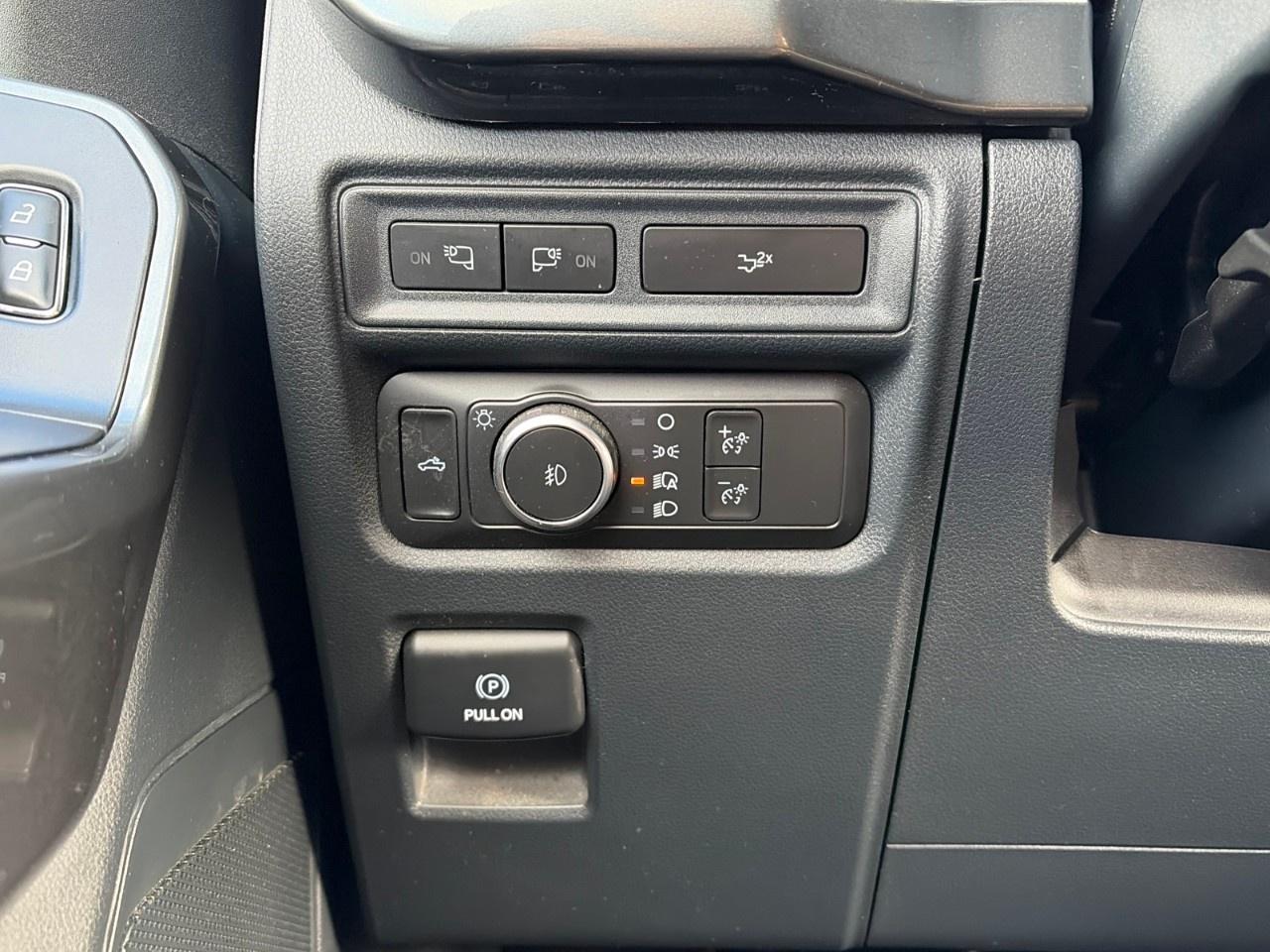 2022 Ford F-150 XLT 4WD SuperCrew 5.5' Box Photo