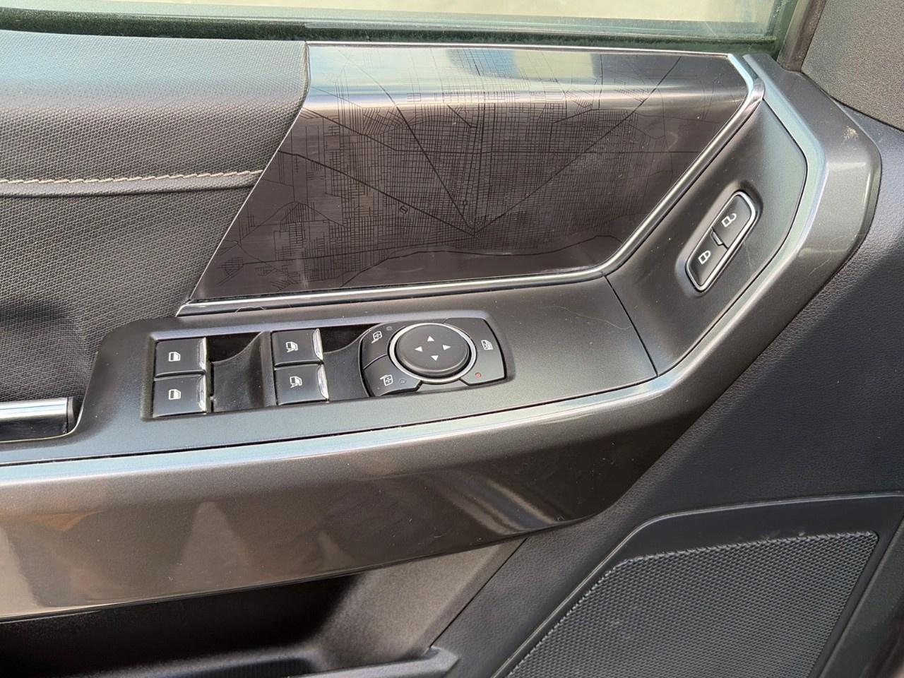 2022 Ford F-150 XLT 4WD SuperCrew 5.5' Box Photo