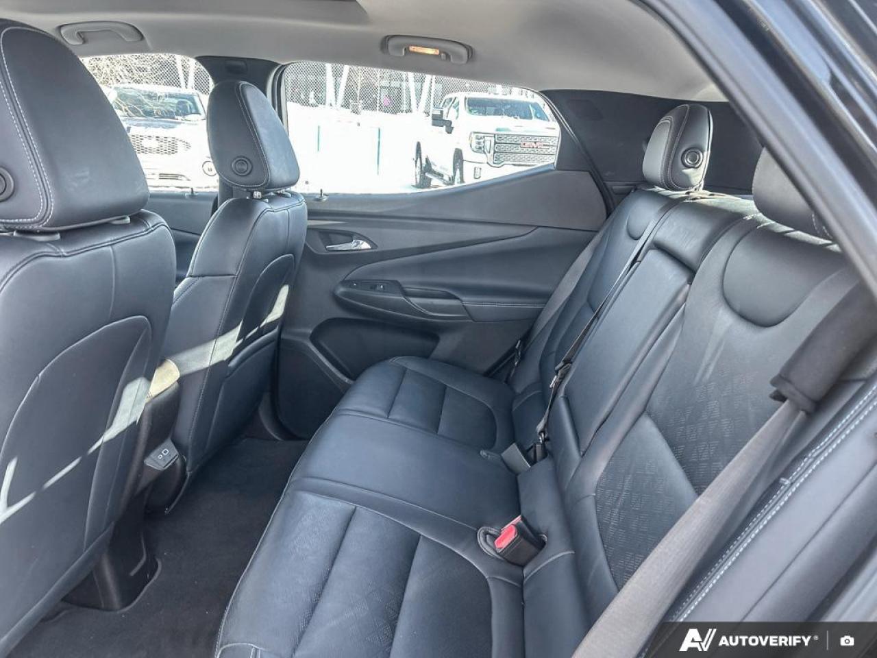 2023 Chevrolet Bolt EUV Premier HEATED AND VENTILATED SEATS | POWER SUNROOF | NAVI Photo