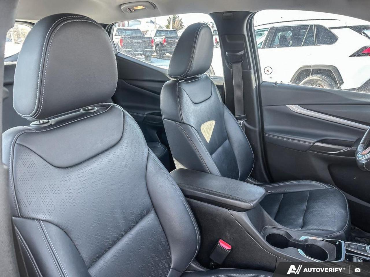 2023 Chevrolet Bolt EUV Premier HEATED AND VENTILATED SEATS | POWER SUNROOF | NAVI Photo