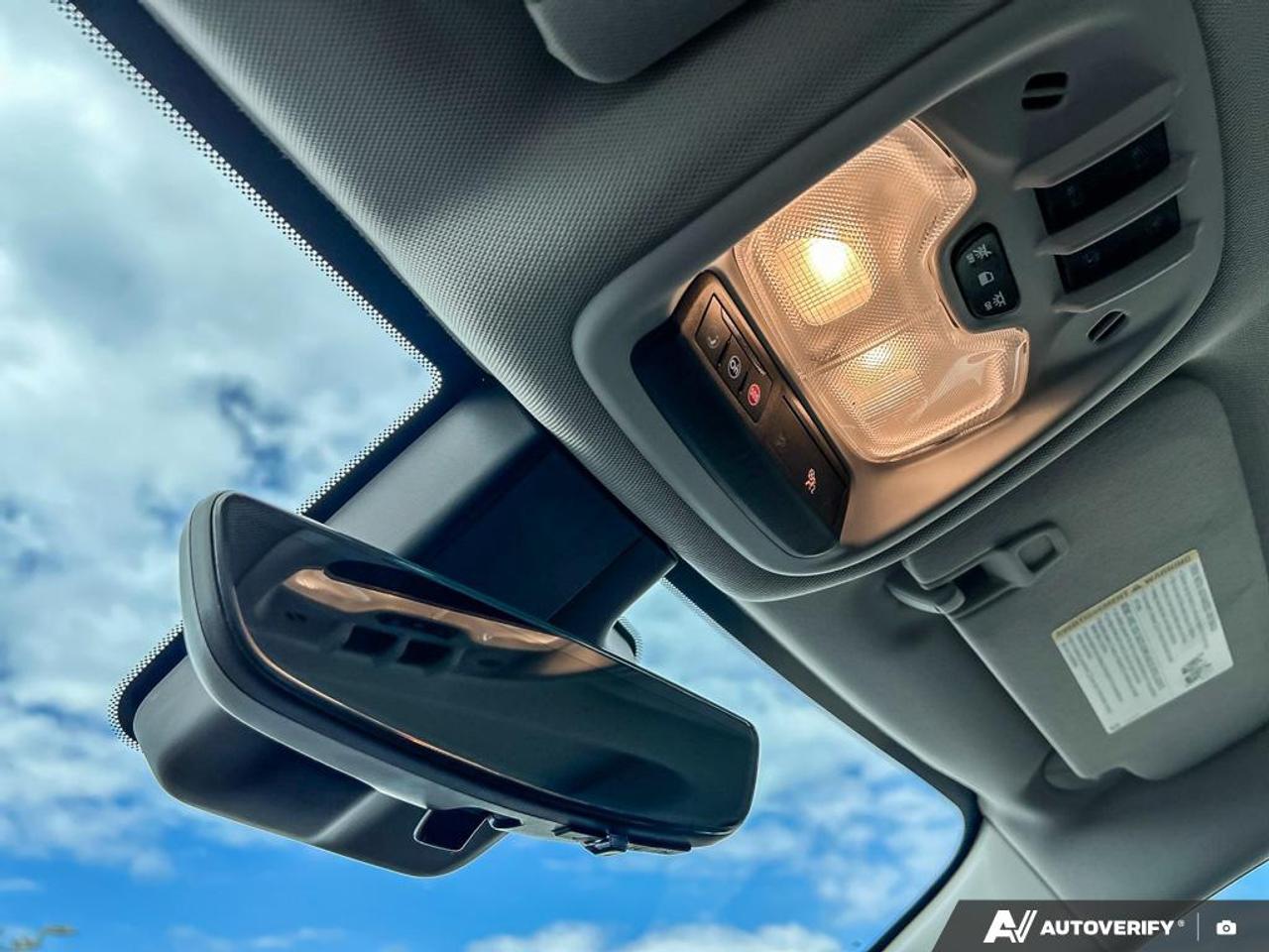 2023 Chevrolet Bolt EUV Premier HEATED AND VENTILATED SEATS | POWER SUNROOF | NAVI Photo