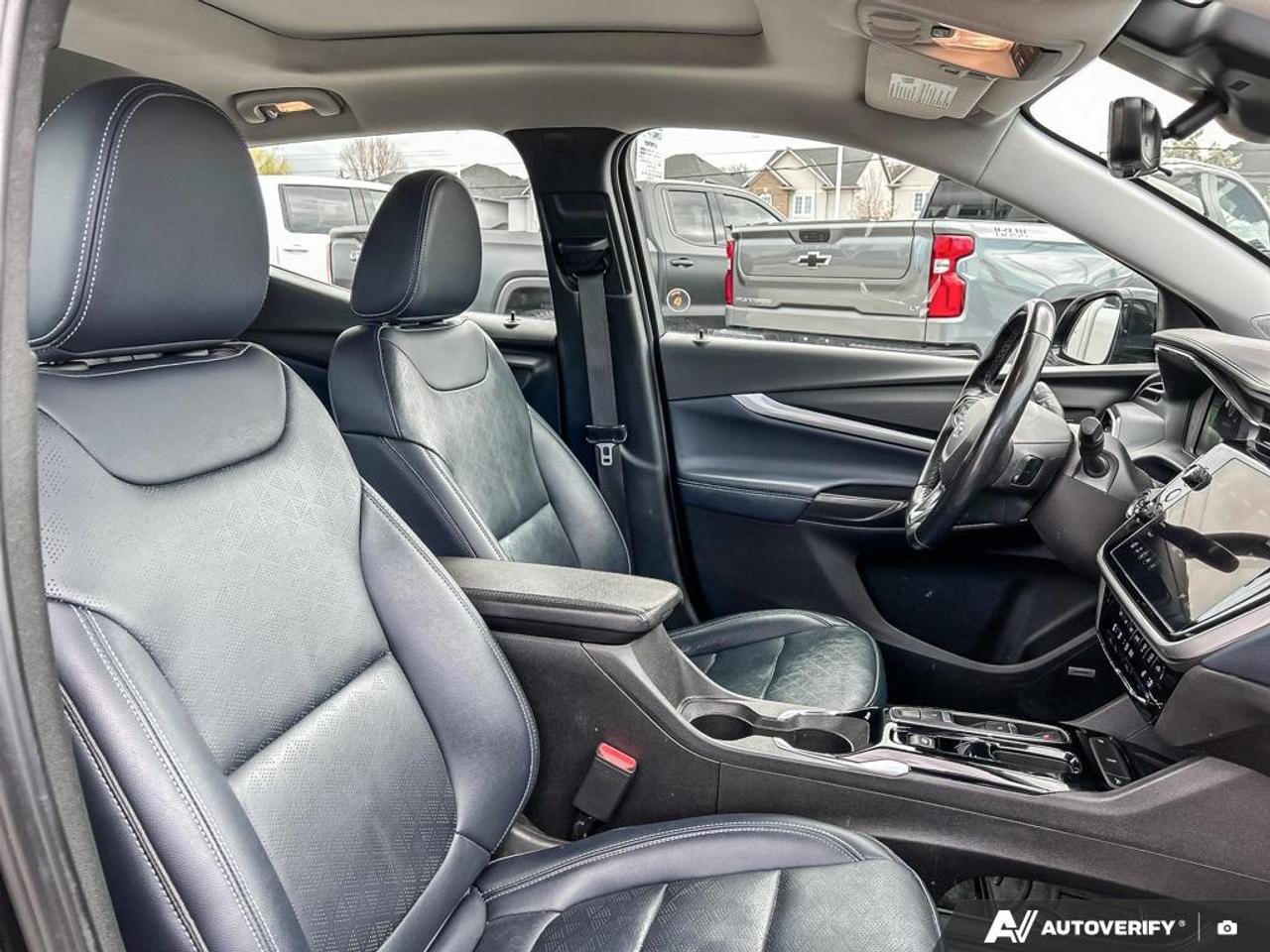 2023 Chevrolet Bolt EUV Premier HEATED AND VENTILATED SEATS | POWER SUNROOF | NAVI Photo