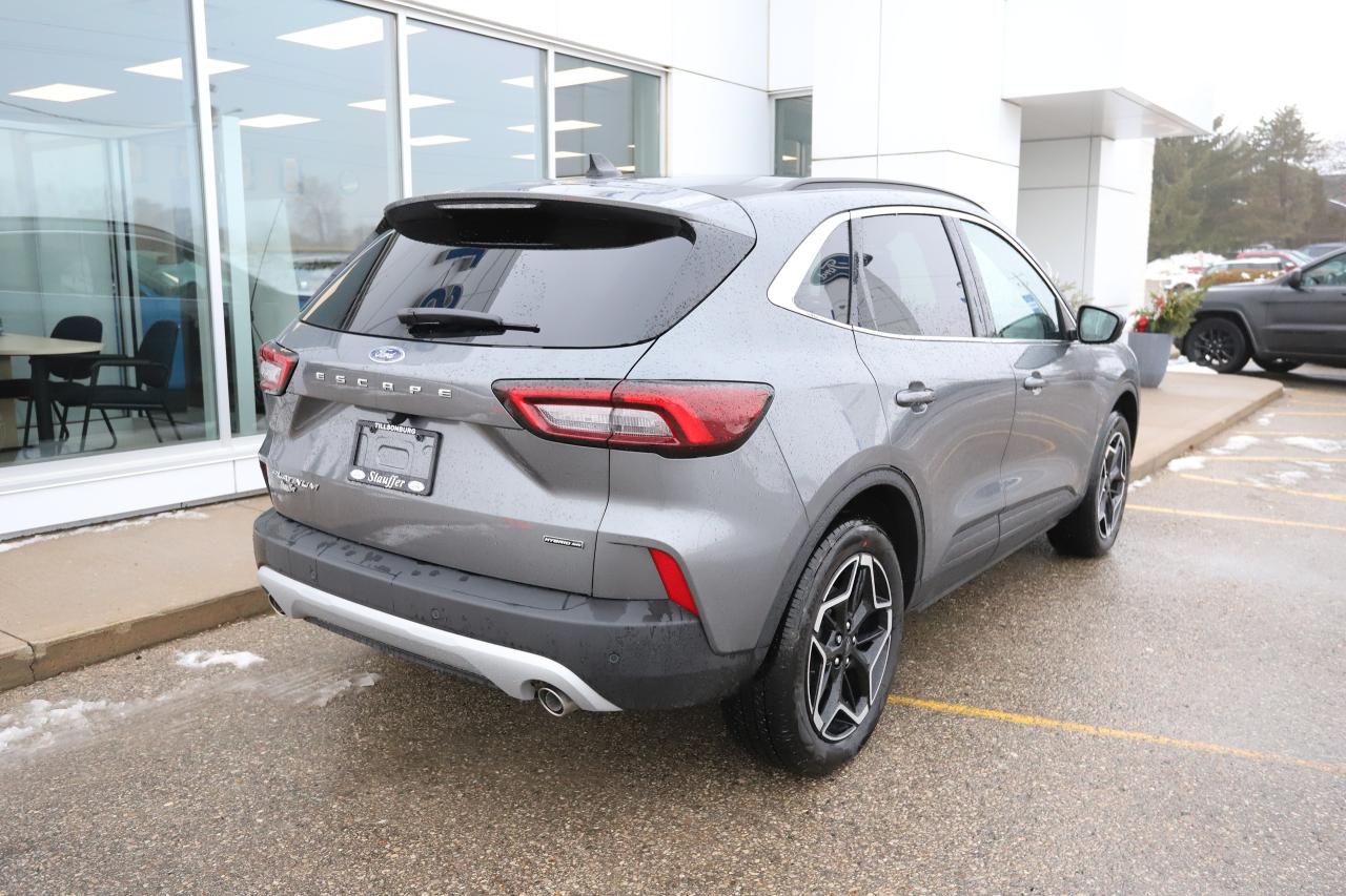 2026 Ford Escape Platinum AWD Photo