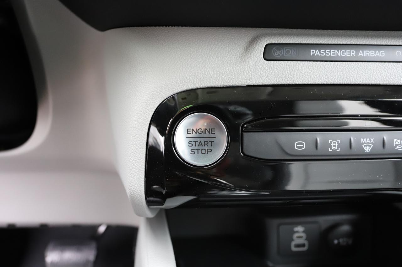 2026 Ford Escape Platinum AWD Photo