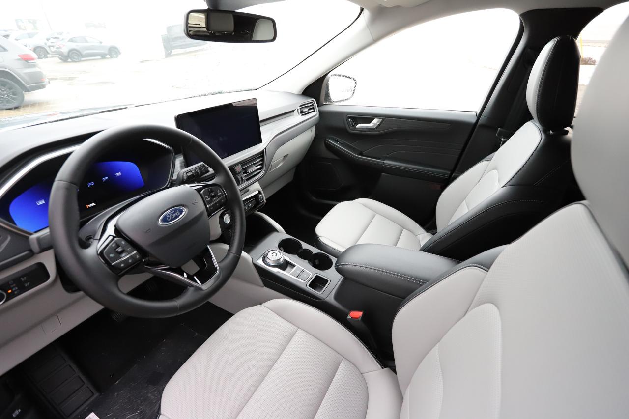 2026 Ford Escape Platinum AWD Photo